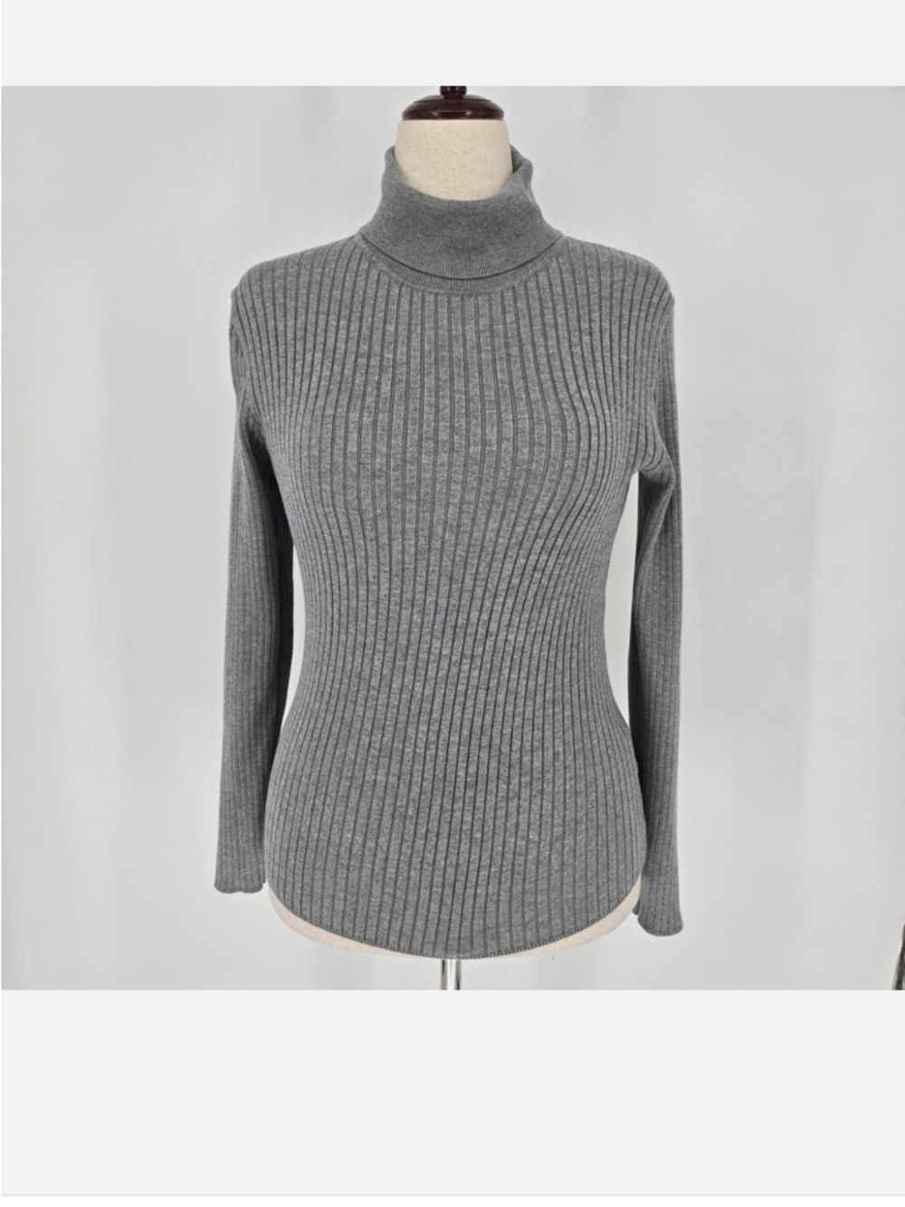 NWT Madison Grey New York Ribbed Turtleneck Sweater